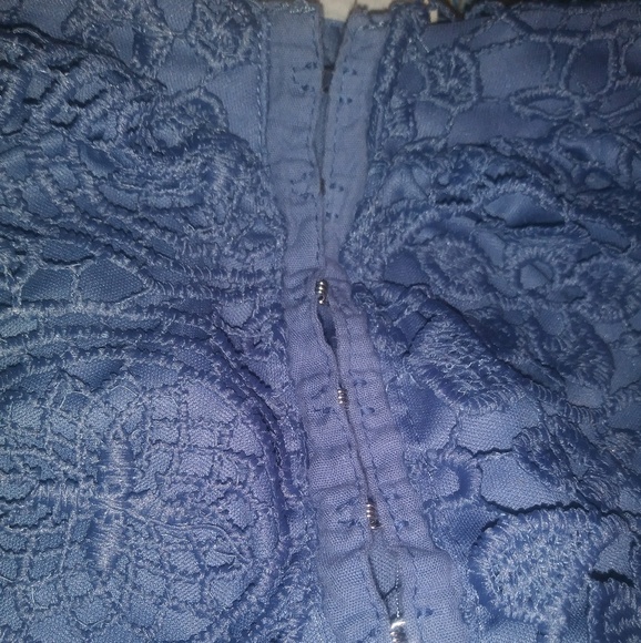 Grey Blue lace crop top - Picture 3 of 6
